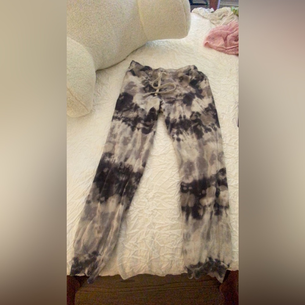 Super cute sweats - perf for around the house and lounging, not super used